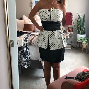 Vintage 80’s prom dress size small.